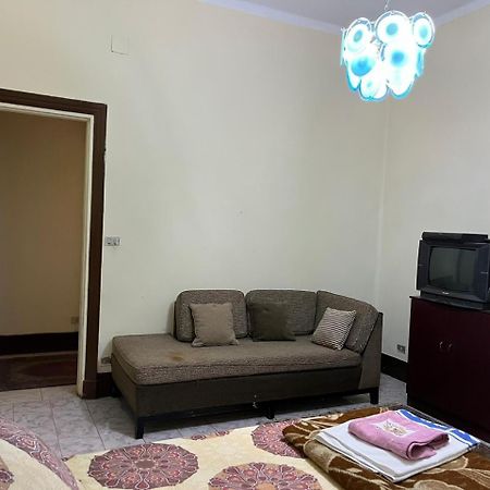 Beautiful Apartment In The Heart Of Il Cairo Esterno foto