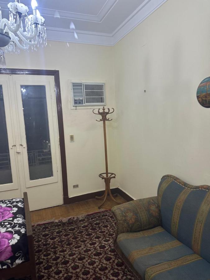 Beautiful Apartment In The Heart Of Il Cairo Esterno foto