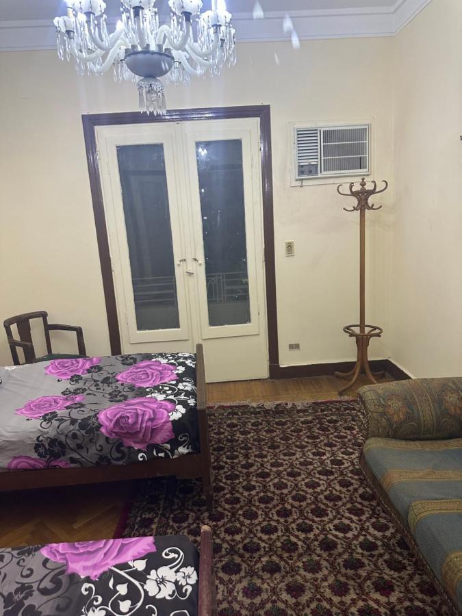 Beautiful Apartment In The Heart Of Il Cairo Esterno foto