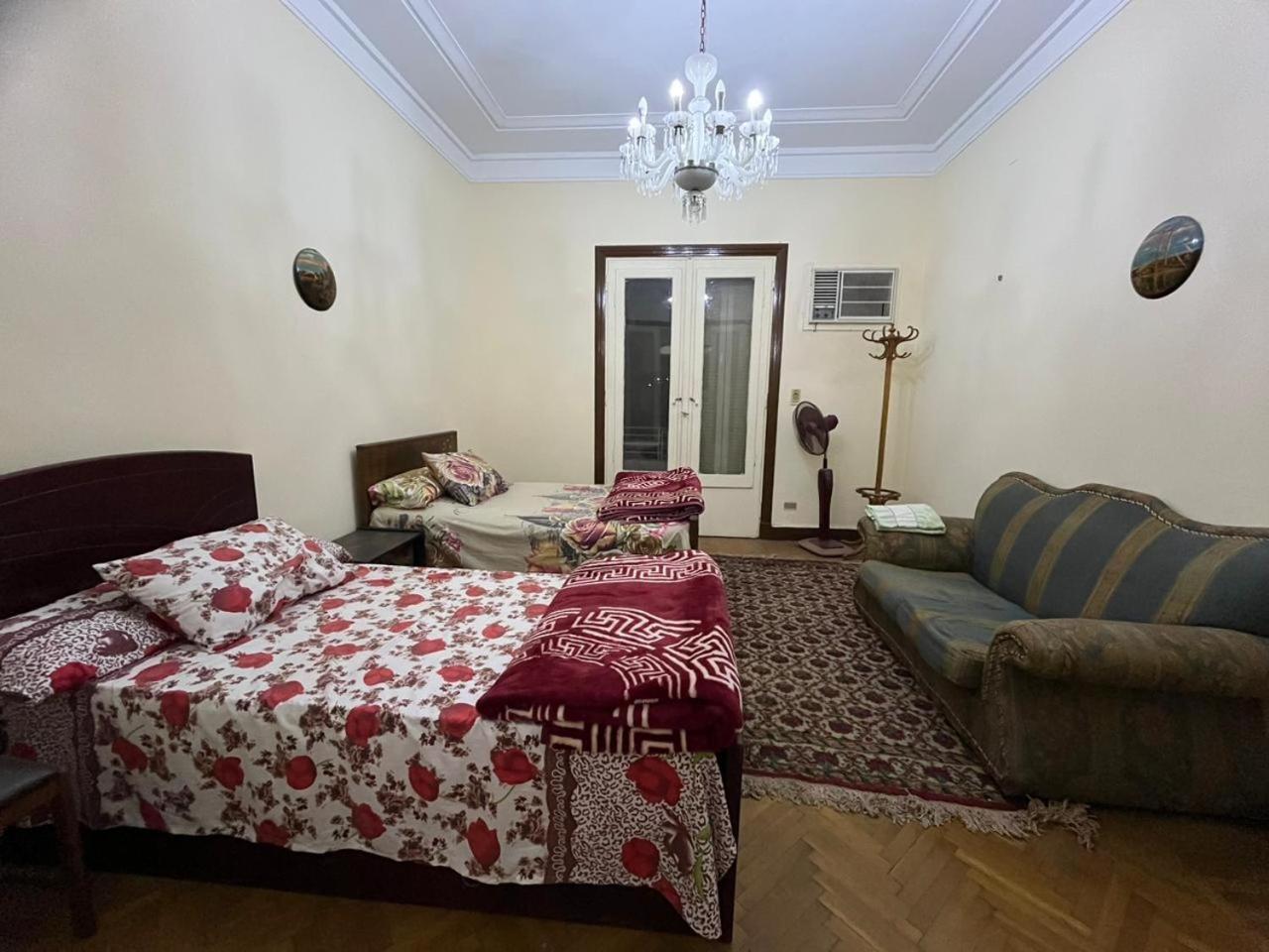 Beautiful Apartment In The Heart Of Il Cairo Esterno foto