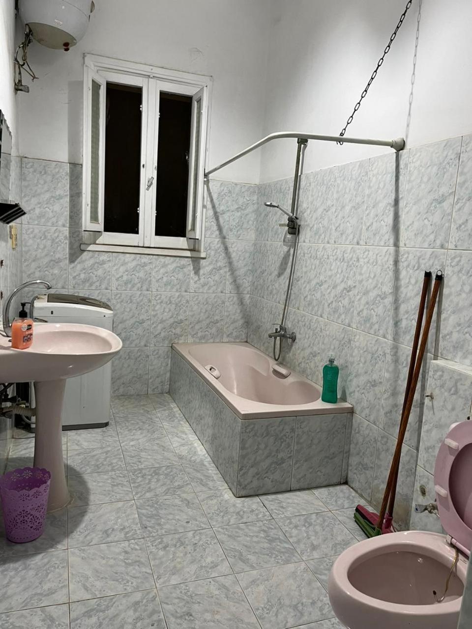 Beautiful Apartment In The Heart Of Il Cairo Esterno foto